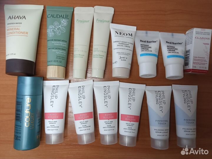 Много миниатюр косметики