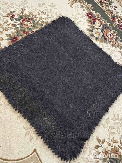 Пуховый платок шаль