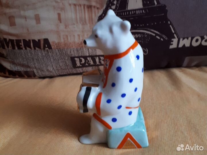Фарфоровая статуэтка медведь Дулево