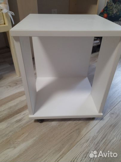 Тумба прикроватная