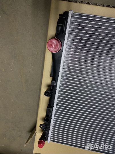 Радиатор охлаждения двигателя mercedes W213