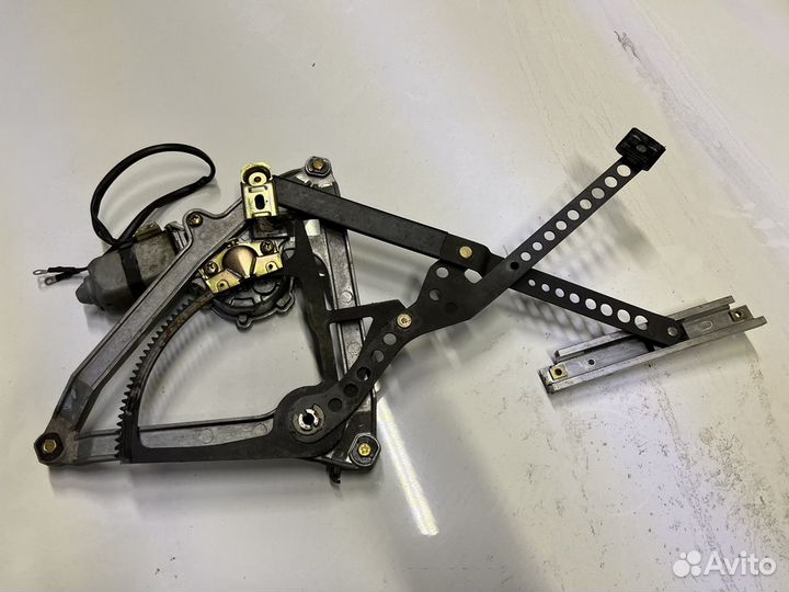 Стеклоподьемник перед право Mercedes W126