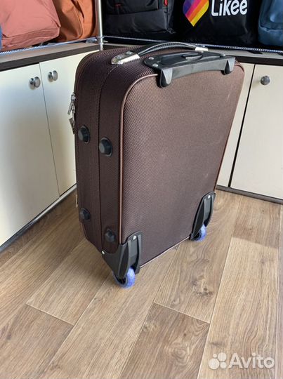 Чемодан на колесах