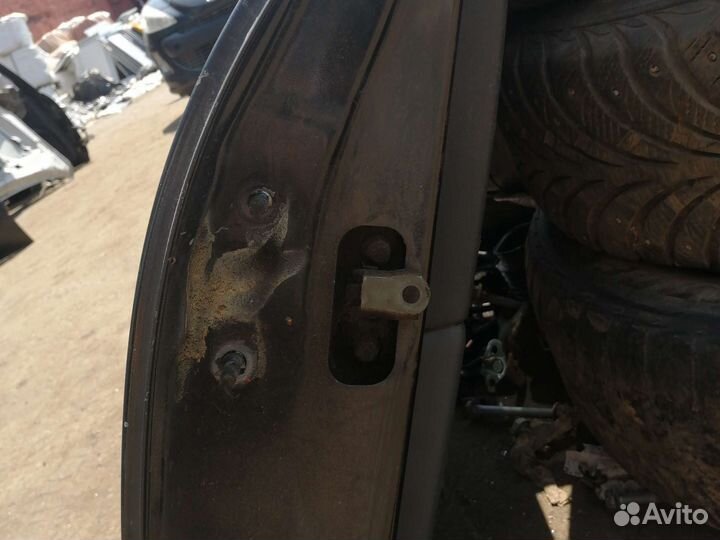 Дверь задняя правая Nissan Almera N16