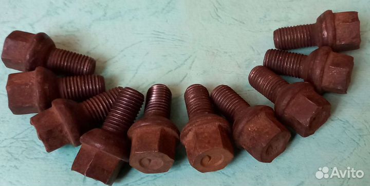 Болты колёсные