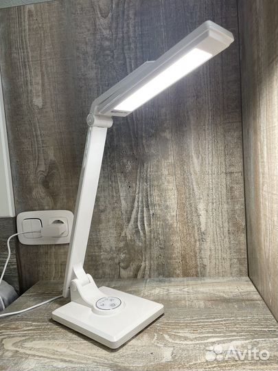 Светильник светодиодный настольный