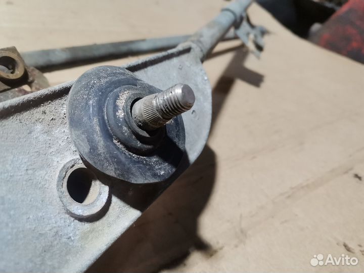 Трапеция стеклоочистителей Nissan Almera Tino