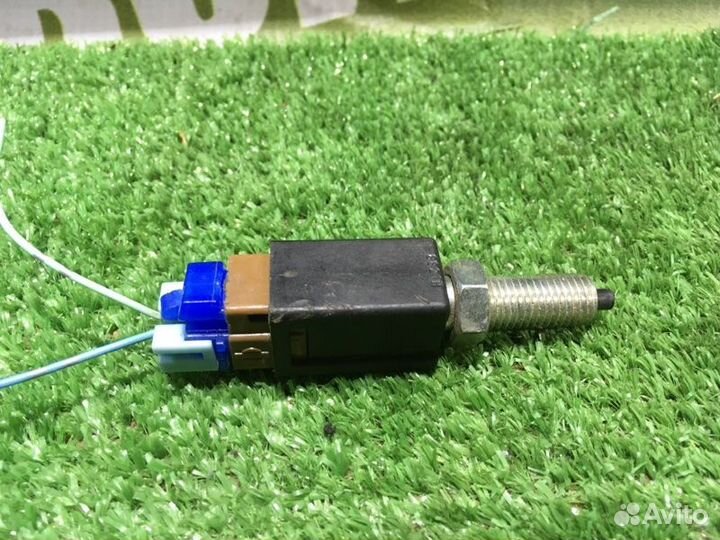 Датчик педали тормоза Nissan Skyline PV36 VQ35HR