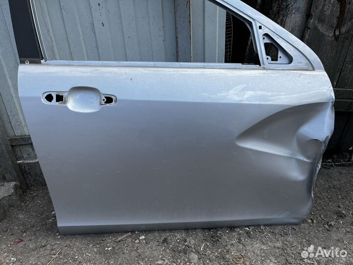 Правая передняя дверь на весту