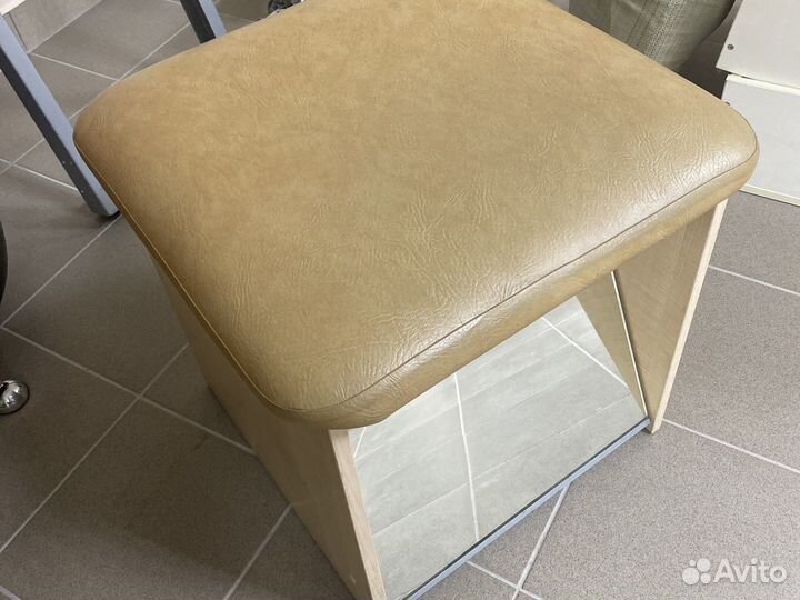 Пуф большой удобный с зеркалом 50*50