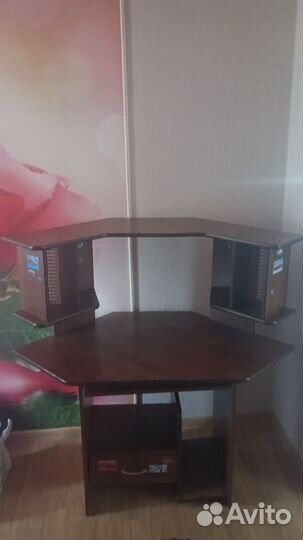 Компьютерный стол