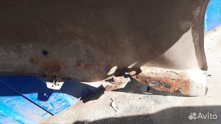 Крыло переднее левое Ford Escape