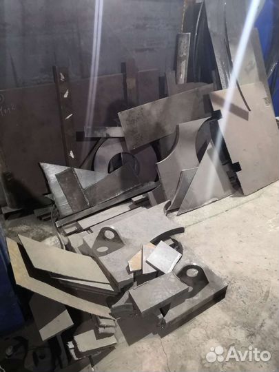 Листы полосы остатки металла трубы от 100кг