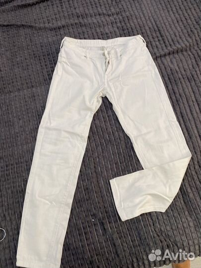 Белые джинсы mango