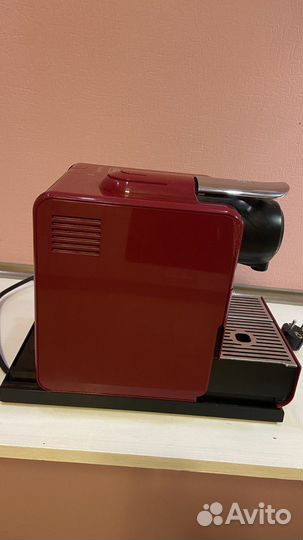 Кофемашина капсульного типа DeLonghi EN550.R