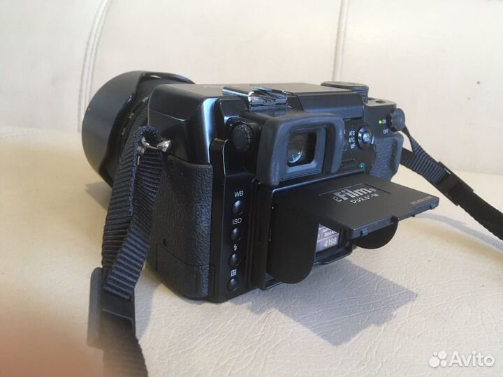 Зеркальный фотоаппарат panasonic DMC-L1