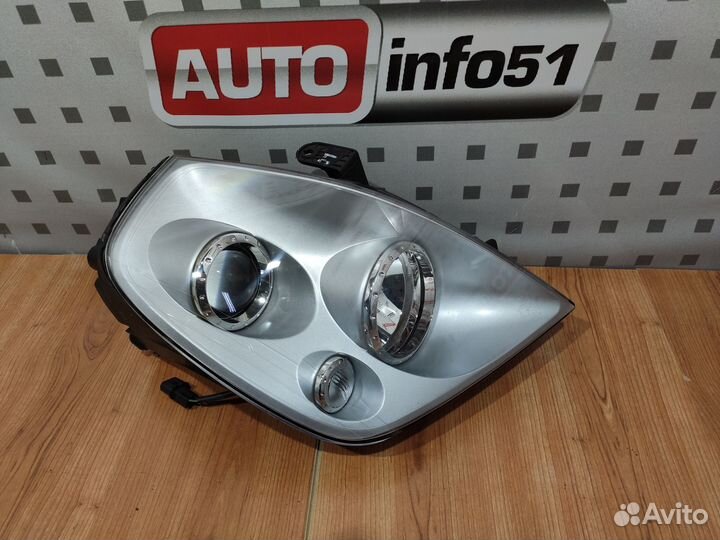 Фара правая (не ксенон) Ссанг Енг Рекстон I новая