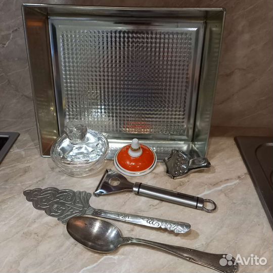 Кухонные принадлежности, предметы посуды