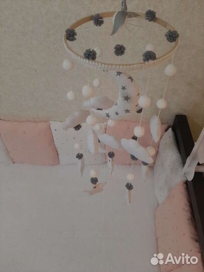 Музыкальный мобиль на детскую кроватку