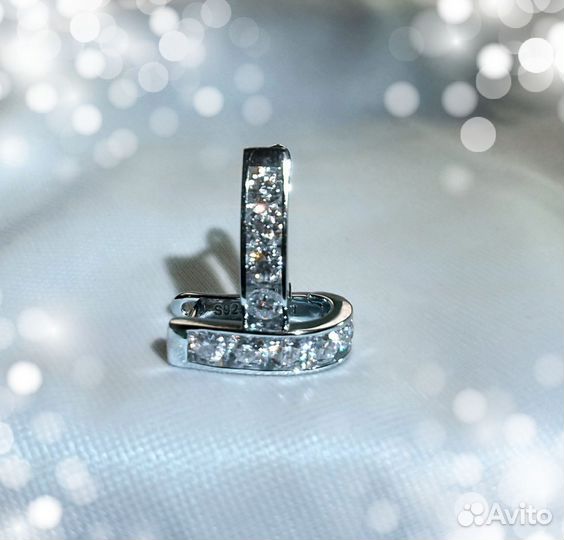 Серьги с муассанитами