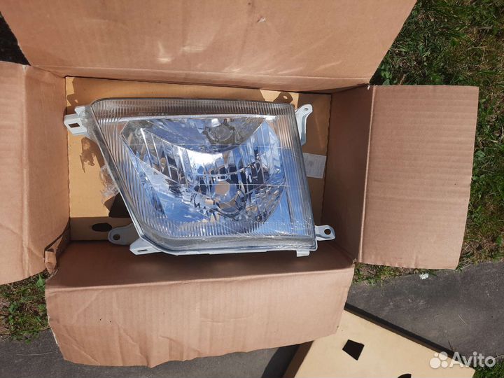 Фара на toyota ленкрузер prado