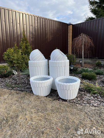 Кашпо из искусственного ротанга