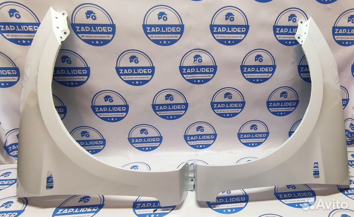 Крыло переднее левое белое Hyundai Solaris 1 2010