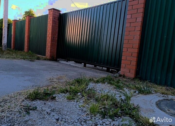 Откатные ворота с калиткой с автоматикой