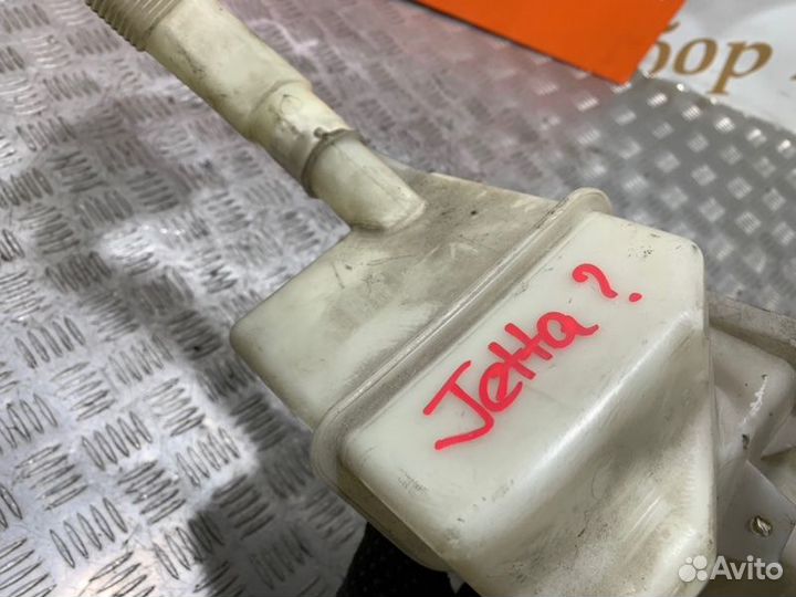 Бачок омывателя Volkswagen Jetta 6 162
