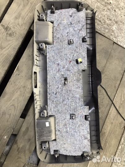 Обшивка багажника Ford Focus 3