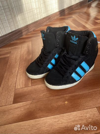 Сникерсы женские