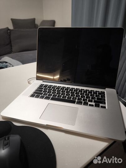 Macbook pro 15 i7 16gb 250gb