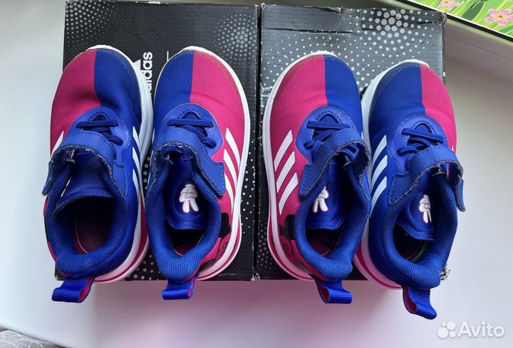 Кроссовки adidas 26
