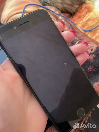 Телефон iPhone 7