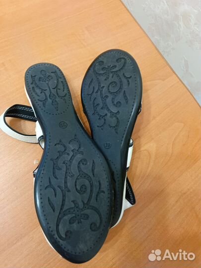 Босоножки женские 39 размер