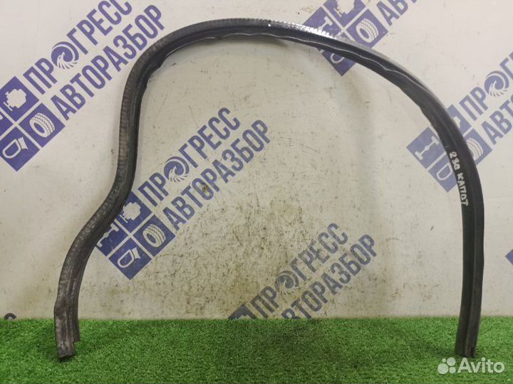 Уплотнительная резинка капота Volkswagen Polo