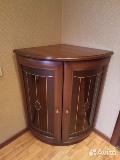 Тумба угловая