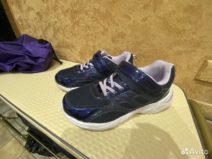 Кроссовки для девочки