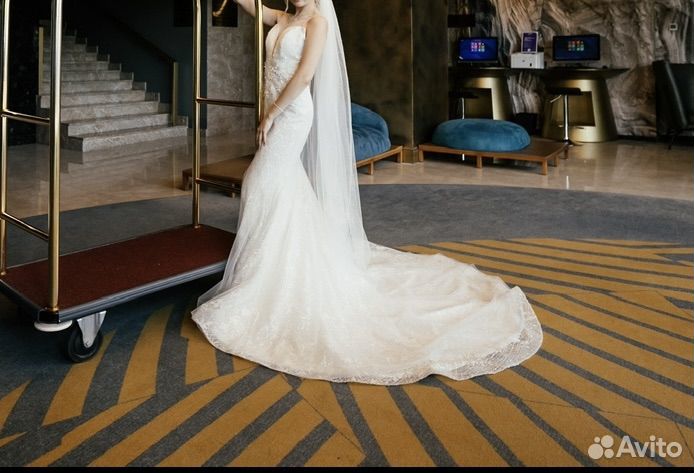Свадебное платье очень красивое