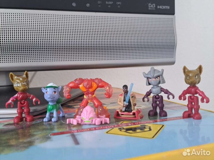 Игрушки киндр сюрприз и ещё