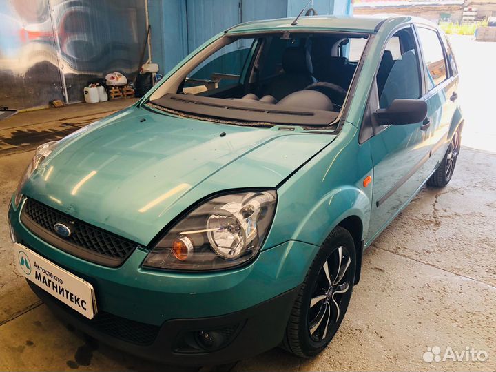 Стекло лобовое Ford Fiesta с гарантией