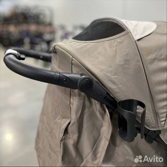 Коляска для новорождённых Luxmom