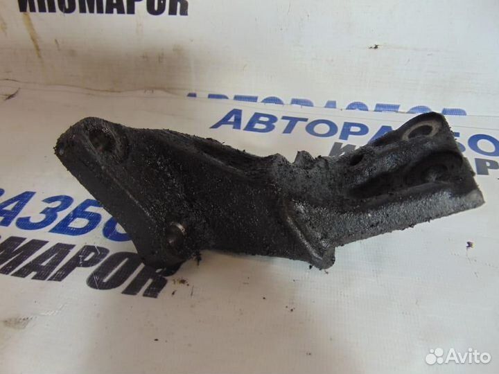 Кронштейн двигателя правый для Toyota Sprinter Mar