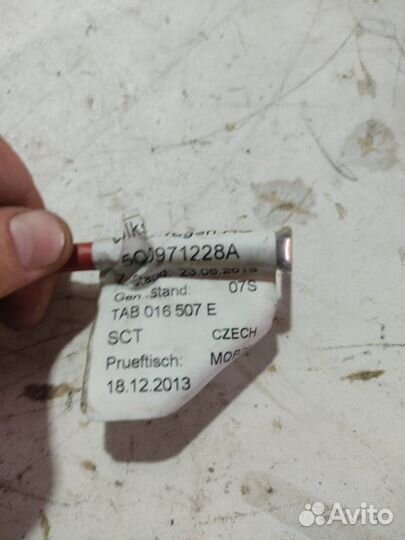 Клемма аккумулятора Volkswagen Golf 5G1 cjza 1.2