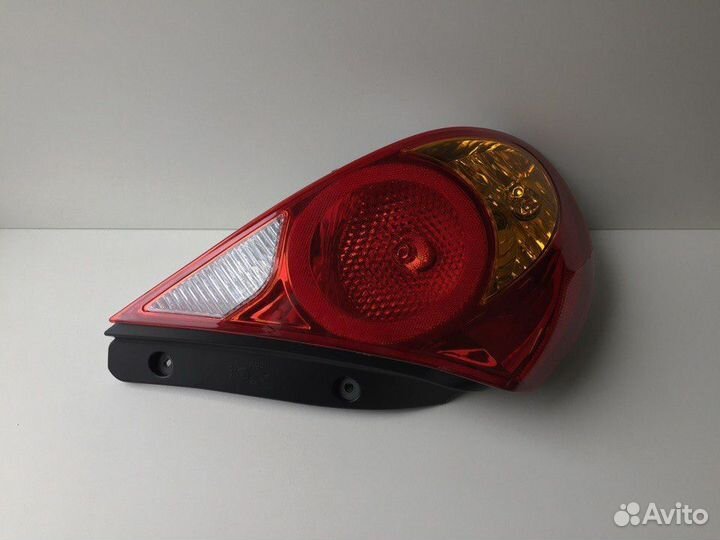 Фонарь задний левый Kia Spectra 2000-2011