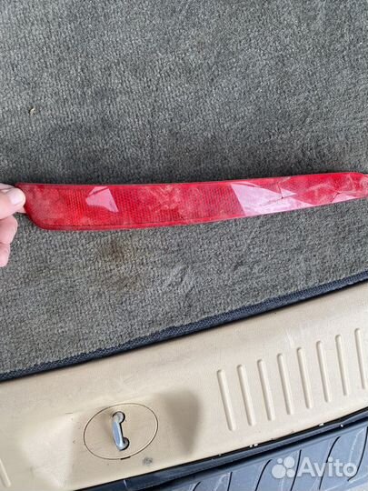 Деодный задний левый фонарь и катафот