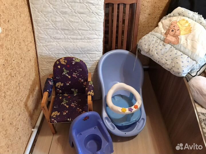 Детская кроватка в комплекте