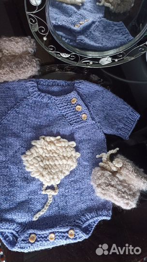 Шапка чепчик с ушками и пинетки