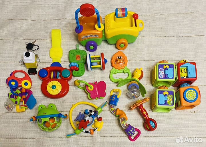 Погремушки, подвески, машинки от О+