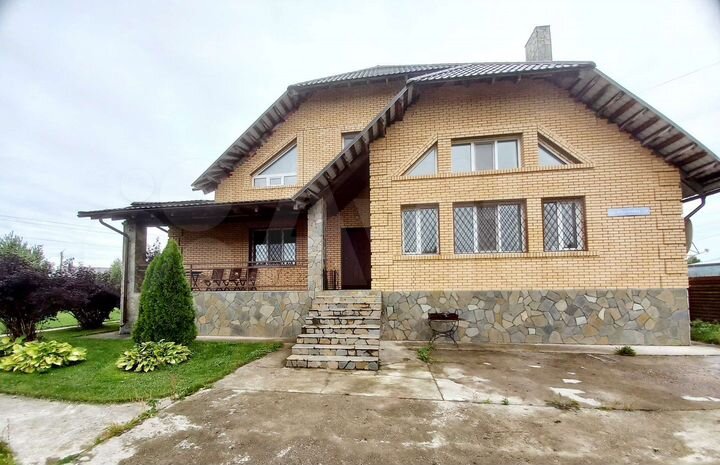 Дом 245 м² на участке 5 сот.